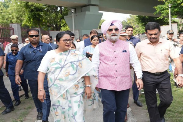 यमुना पुनर्जीवन: एलजी और मुख्यमंत्री ने संभाली कमान, मानसून से पहले 'मिशन मोड' में काम पूरा करने की चेतावनी