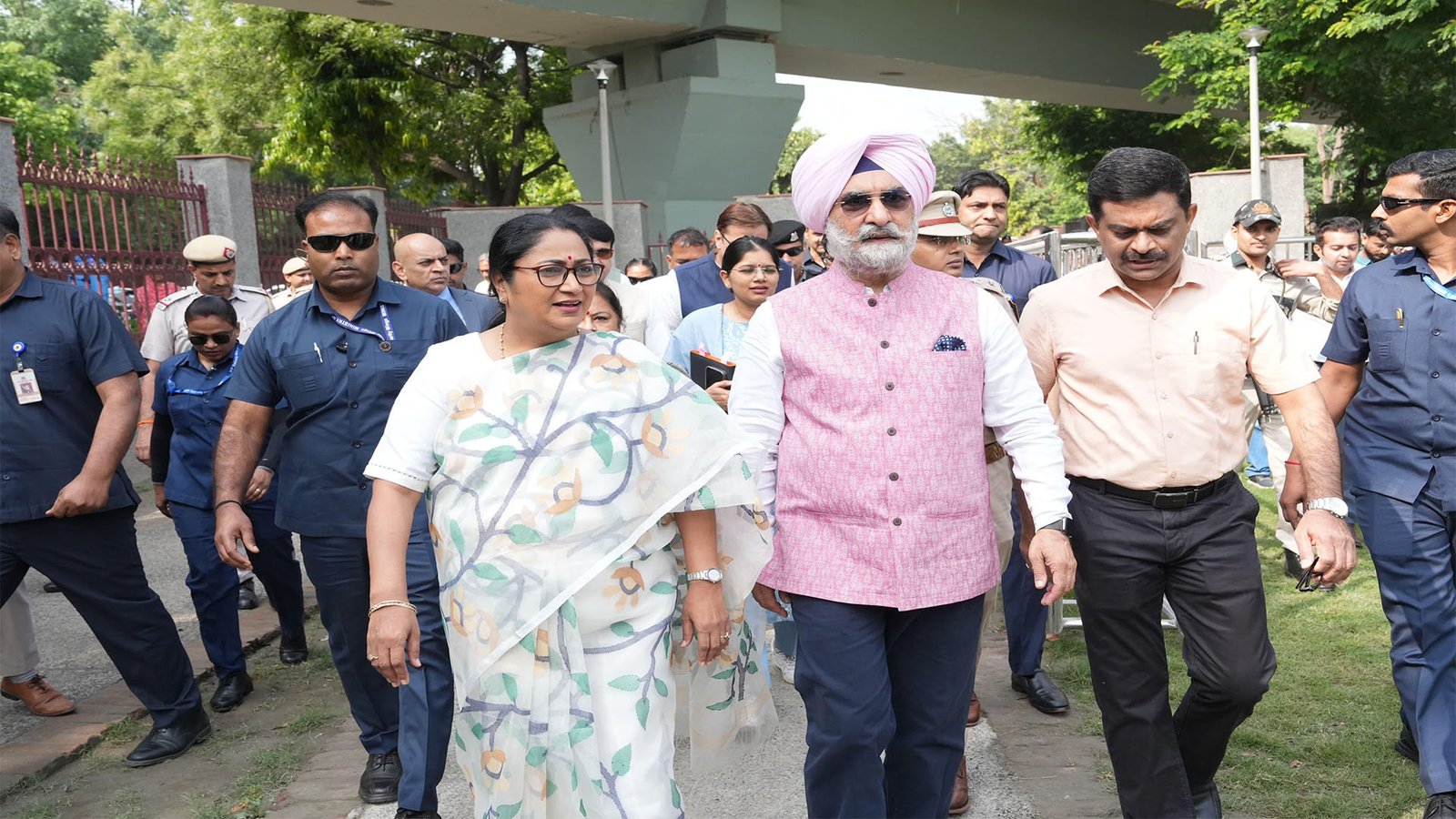 यमुना पुनर्जीवन: एलजी और मुख्यमंत्री ने संभाली कमान, मानसून से पहले 'मिशन मोड' में काम पूरा करने की चेतावनी