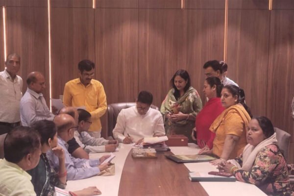 मॉडल टाउन: जनता की समस्याओं पर एक्शन में प्रशासन; विधानसभा कार्यालय में जनसुनवाई के दौरान अधिकारियों को मिले सख्त निर्देश